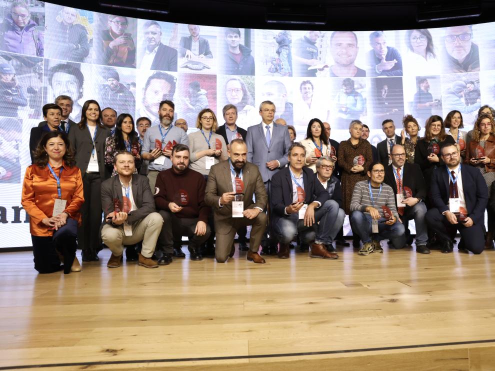 Foto de grupo de los corresponsales españoles en Ucrania premiados ayer en Madrid por la AMI