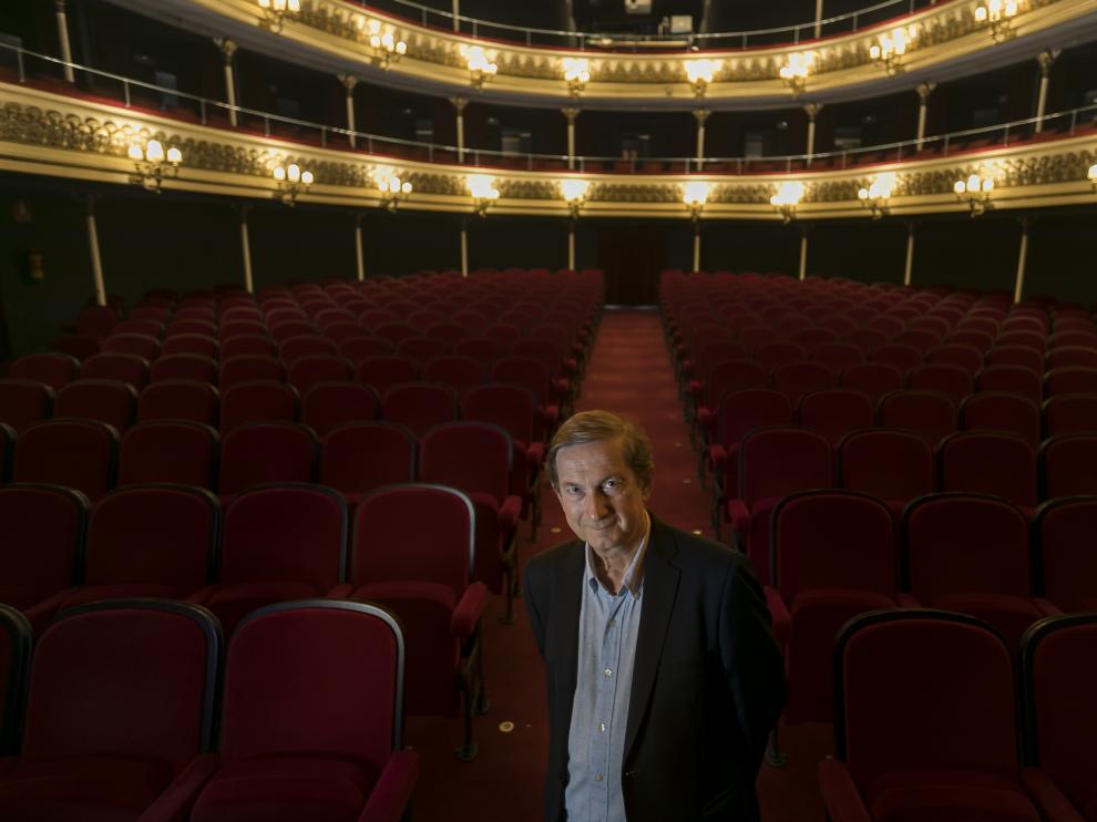 José Luis Melero, en el Teatro Principal, en un lugar donde se atreve a entonar algunas de las muchas jotas que sabe.