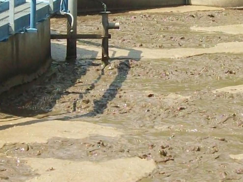 Los lodos se tratan en las Estaciones Depuradoras de Aguas Residuales