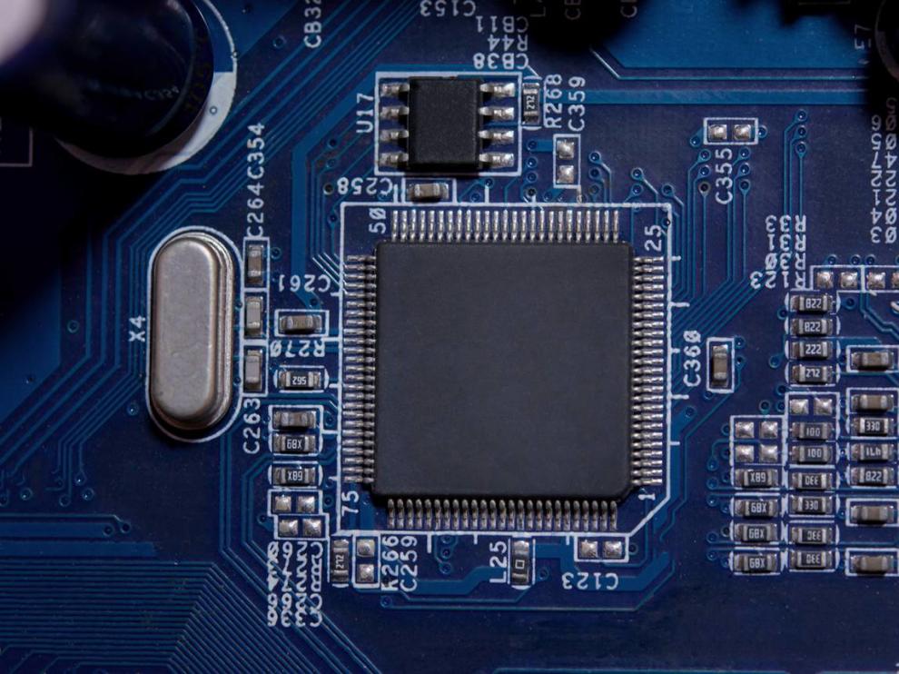 Un microprocesador de un ordenador puede contener unos 700 millones de transistores.