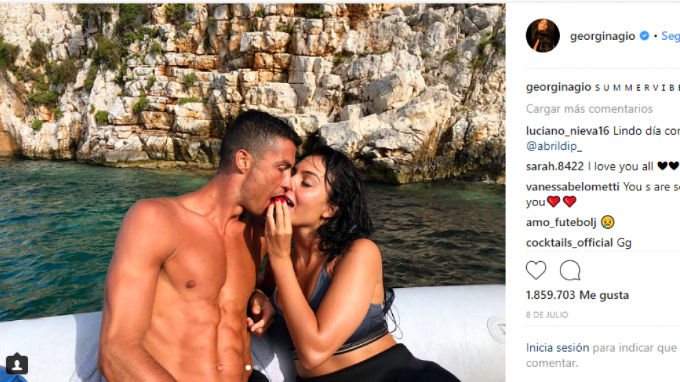 Georgina Rdríguez y Cristiano Ronaldo durante sus vacaciones.