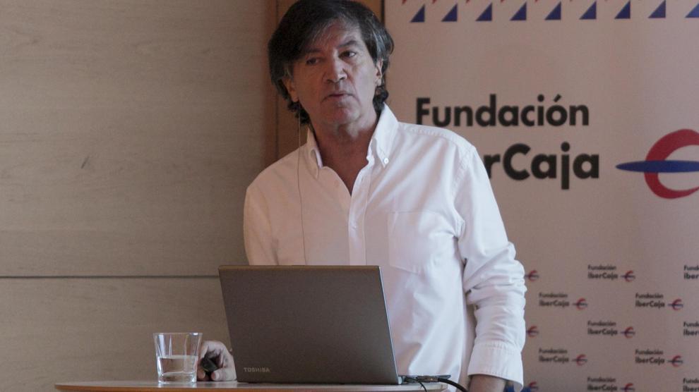 López Otín en la presentación del libro en el palacio de Villahermosa.