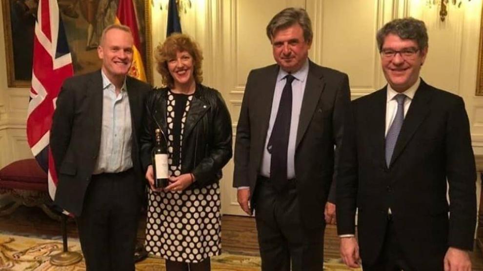 Tim Atkin, Eva Roy, Carlos Bastarreche y Álvaro Nadal, en la presentación del vino aragonés Niño Mimado.