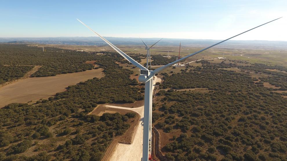 Aerogeneradores instalados en Muniesa por Enel Green Power, que ha montado trece parques en Aragón en 2019.