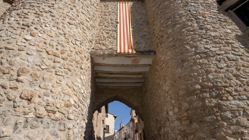 El Portal de Teruel en Sarrión, declarado monumento nacional en 1982.