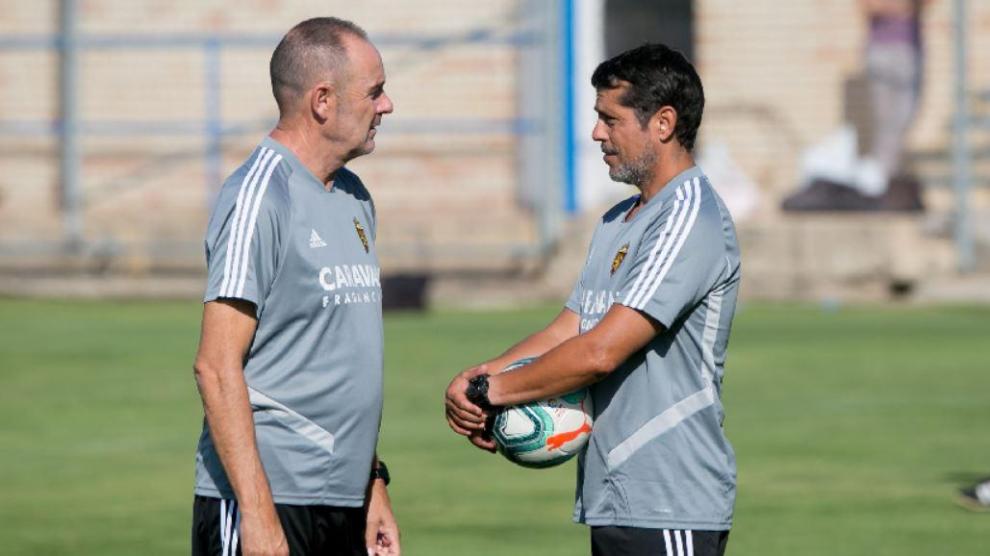 José Luis R. Loreto charla con Víctor Fernández en la Ciudad Deportiva.