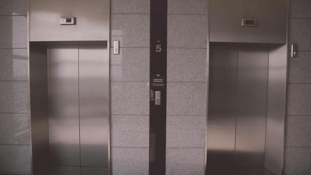 El ascensor gripado