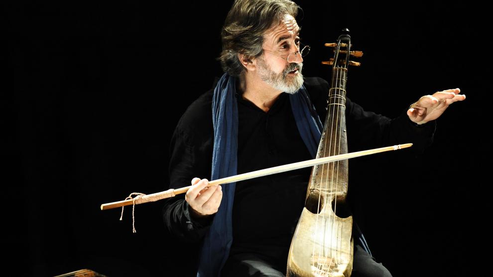 Jordi Savall, en plena actuación.