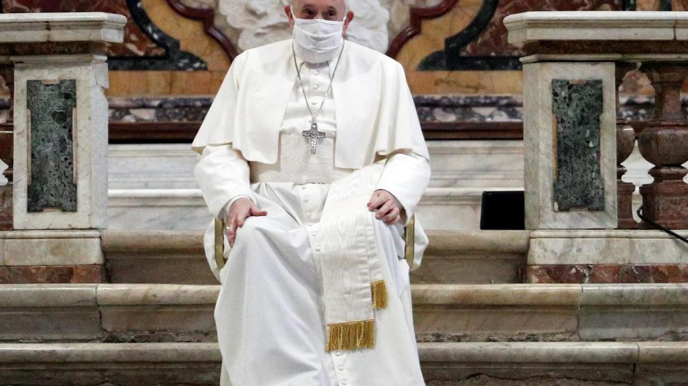 El Papa Francisco con mascarilla