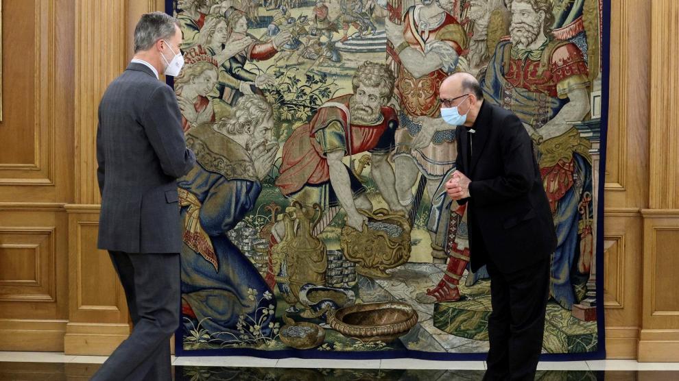 Felipe VI junto a Juan José Omella