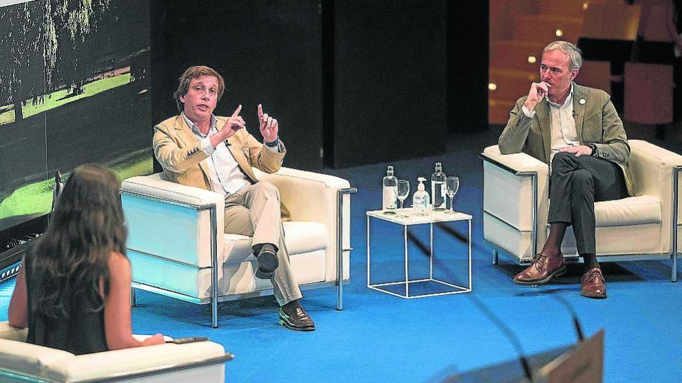 Martínez Almeida y Azcón, en el debate sobre medioambiente celebrado ayer en el Auditorio.