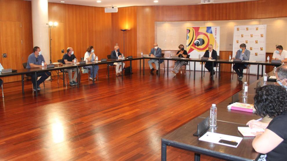 La Mesa contra la Despoblación de la Diputación Provincial de Huesca ha quedado constituida este martes.