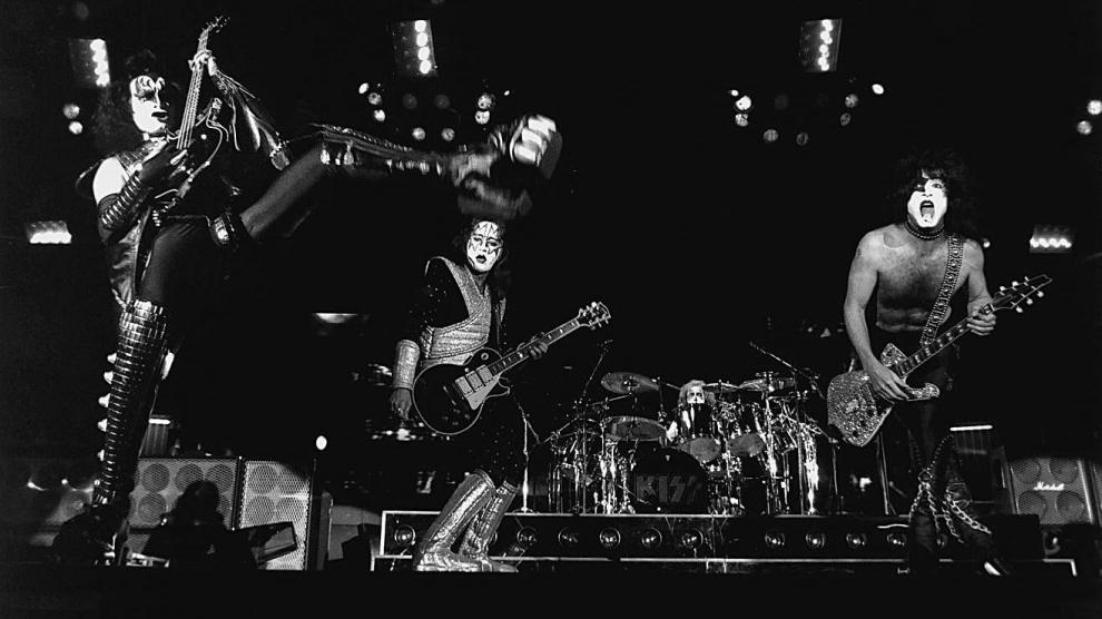 El grupo estadounidense Kiss actuó en la capital aragonesa en 1997