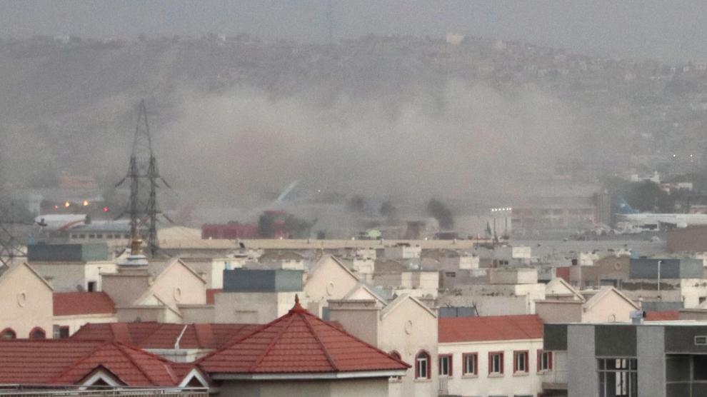 El humo provocado por las explosiones era visible desde la ciudad.