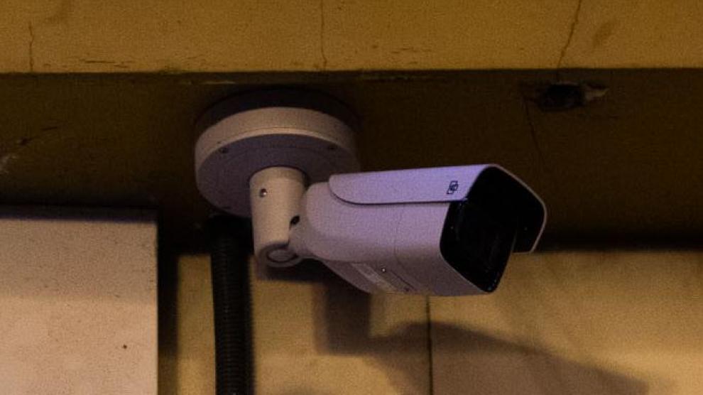 Una de las cámaras de videovigilancia que se colocaron el año pasado en el Casco Histórico