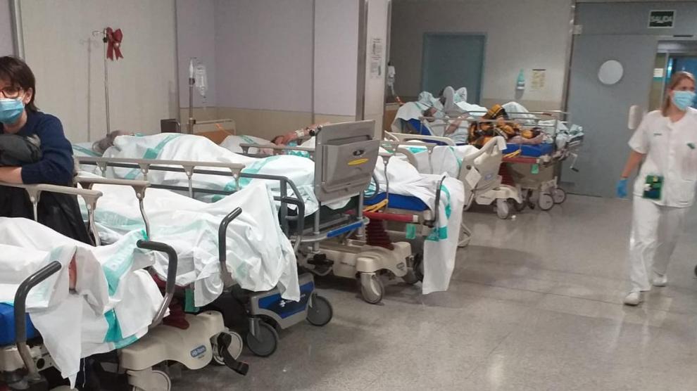 El Hospital Rollo Villanova, todavía más saturado tras el auge de la demanda asistencial por covid.