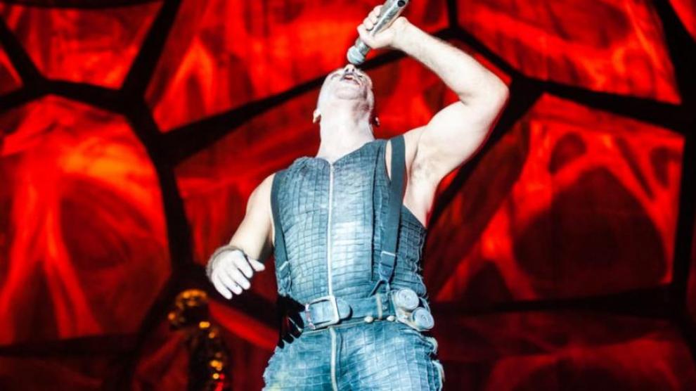Till Lindemann, cantante de Rammstein, durante un concierto.