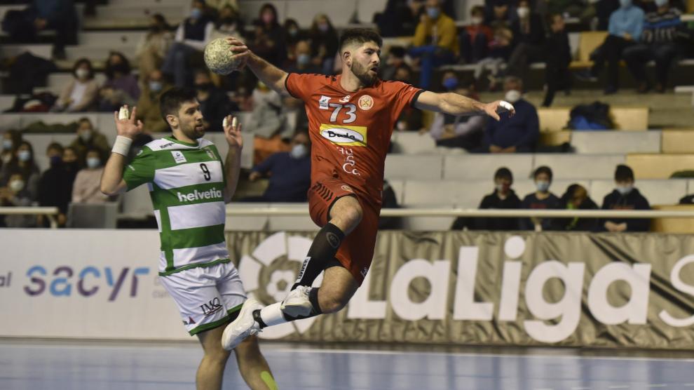 Joao Pinto lanza en suspensión ante Anaitasuna.