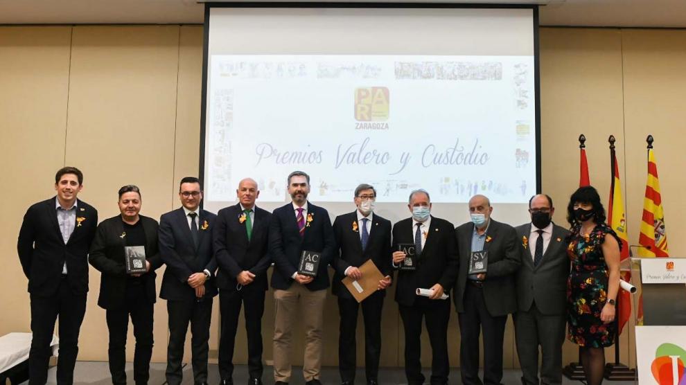 Los organizadores y los galardonados en los Premios Valero y Custodio 2022, en el hotel Zentro.
