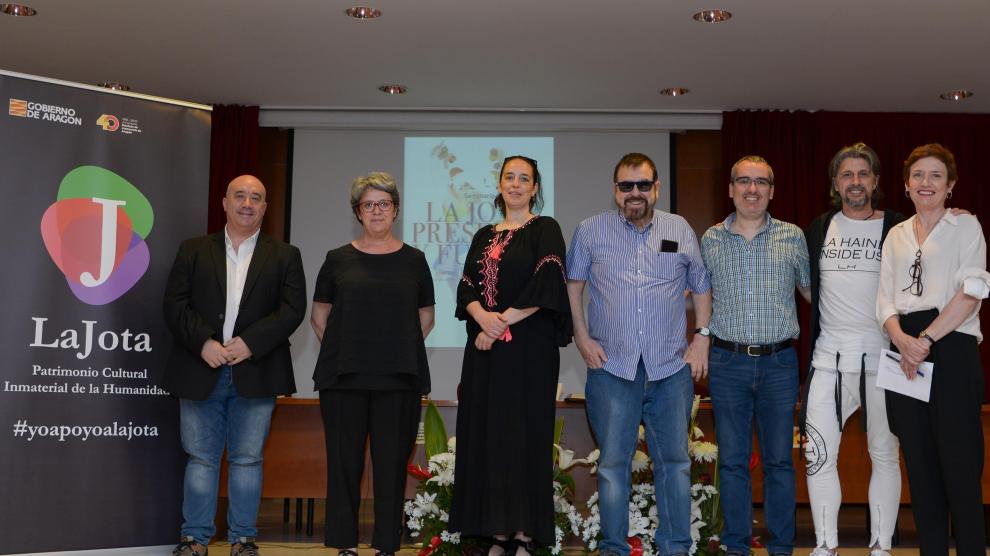 De izquierda a derecha, Badules, Menjón, Adamo, Barreiro, Bernal, Berna e Ibor, tras el seminario celebrado en Teruel