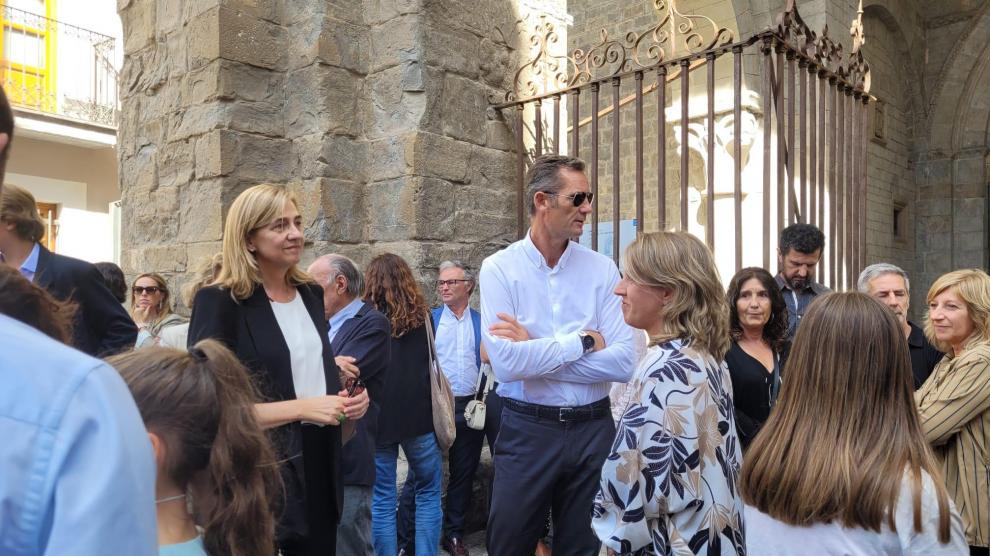 Las infantas Elena y Cristina e Iñaki Urdangarin, en Jaca.