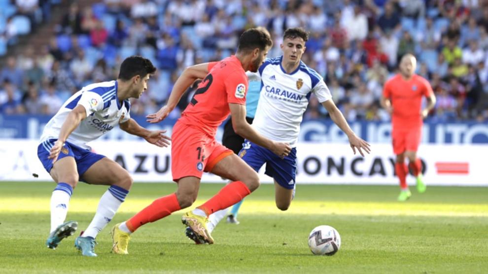 El Real Zaragoza se levanta y gana con solvencia al Andorra (2-0)
