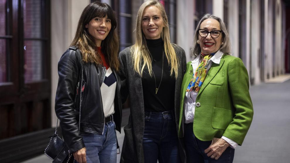 Las actrices Bárbara Goenaga, Kira Miró y Luisa Gavasa, ayer, en Zaragoza