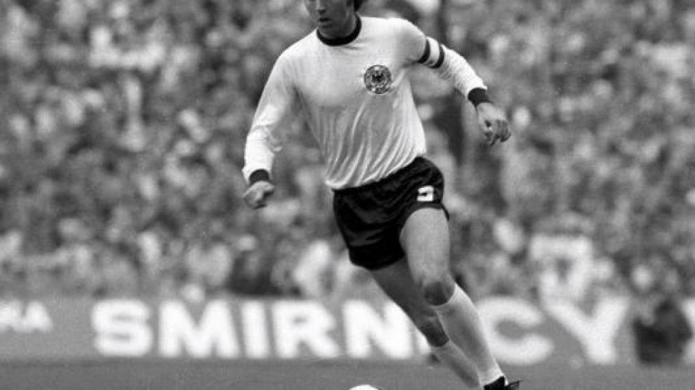 Franz Beckenbauer, Balón de Oro de 1972 y 1976,y campeón del mundo en Alemania-1974 como capitán de su país.