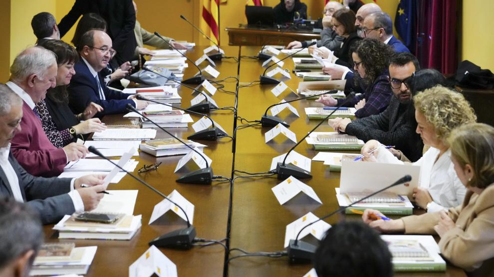 Un momento de la reunión del patronato del Archivo de la Corona de Aragón en Barcelona.