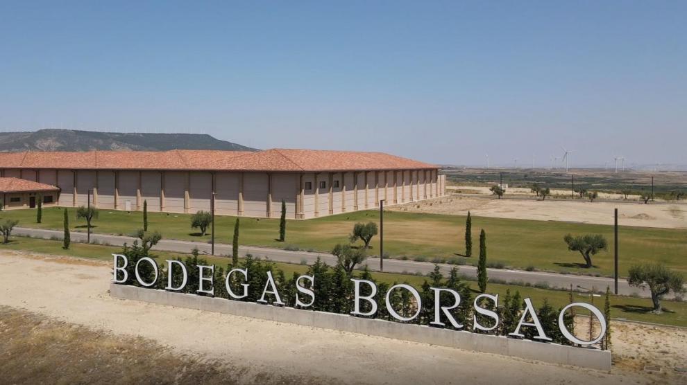 La sede de Bodegas Borsao tiene una superficie de 16.480 metros cuadrados en una parcela de 132.548.
