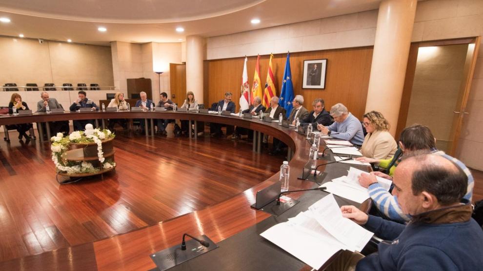 Reunión de alcaldes y empresarios este miércoles en la Diputación.