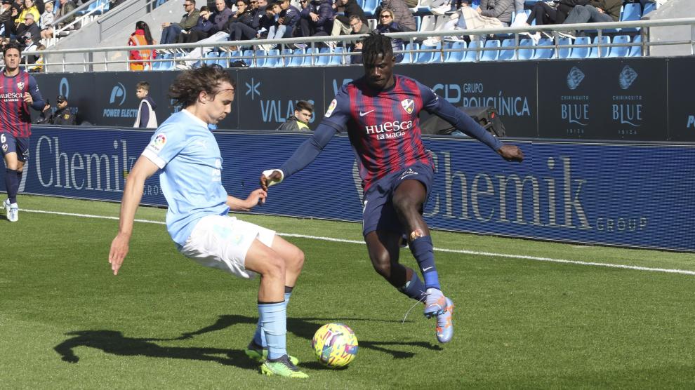 Encuentro del SD Huesca con el Ibiza en su campo.