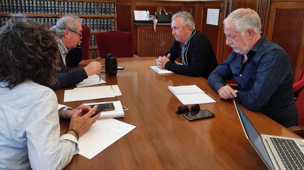 Reunión en la Subdelegación del Gobierno de Huesca sobre el Portalet.