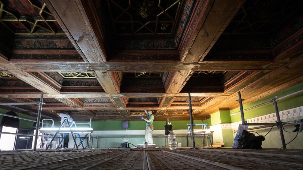 El Ayuntamiento ha terminado las labores de restauración del artesonado de la antigua Casa de Gabriel Sánchez