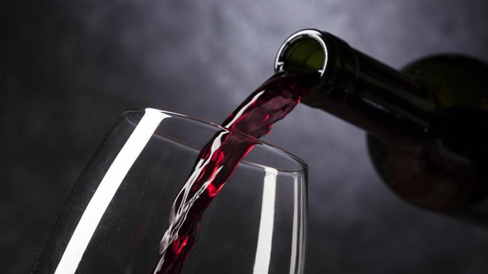 El sector vitivinícola aragonés muestra su preocupación por la apatía mostrada por los mercados exteriores y la constante caída del consumo de vino en España.