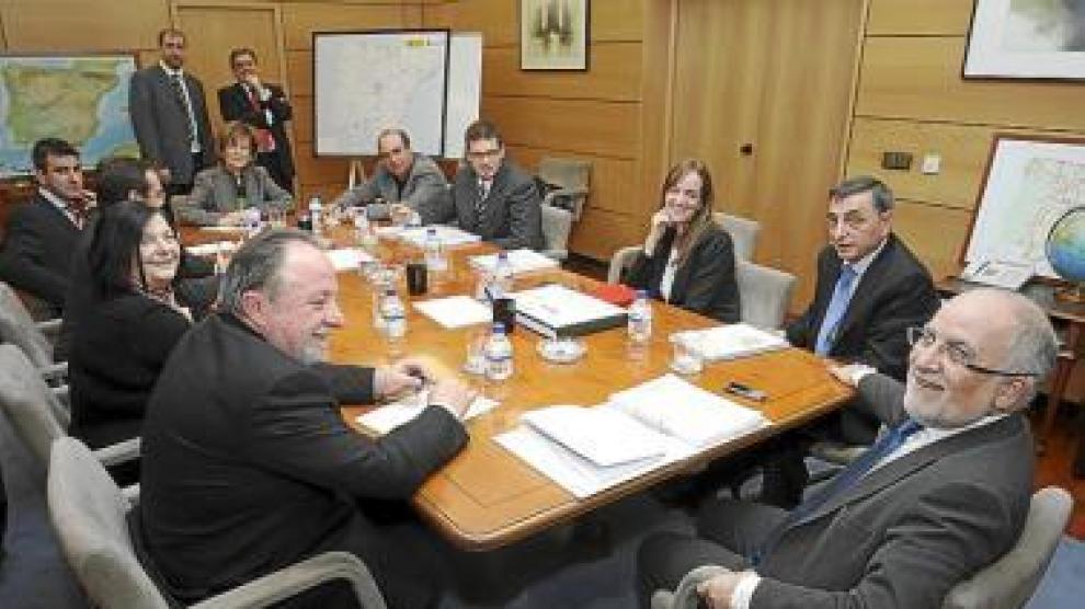Morlán recibió ayer en Madrid a los representantes de Ribagorza.