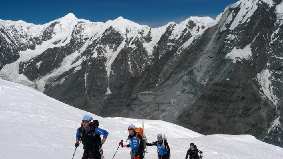 El equipo durante la ascensión