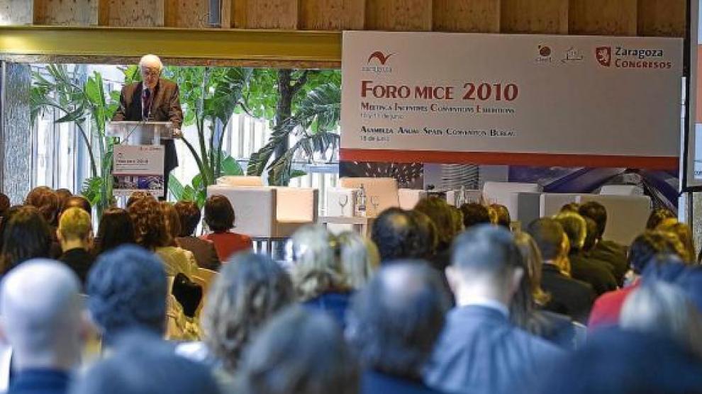 Leopoldo Abadía, durante su intervención de ayer en el Foro Mice de Zaragoza.