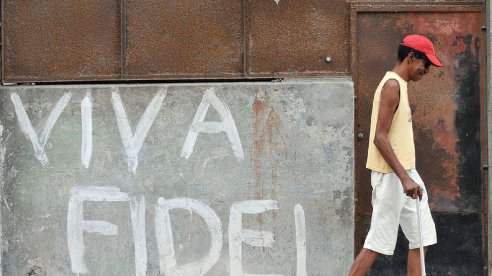 Cartel en apoyo a fidel Castro por las calles de La Habana