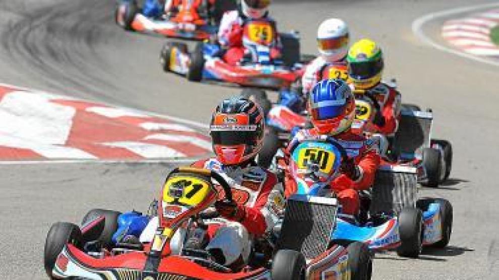 Los karts llevaron la emoción a Alcañiz. Hoy, día grande.