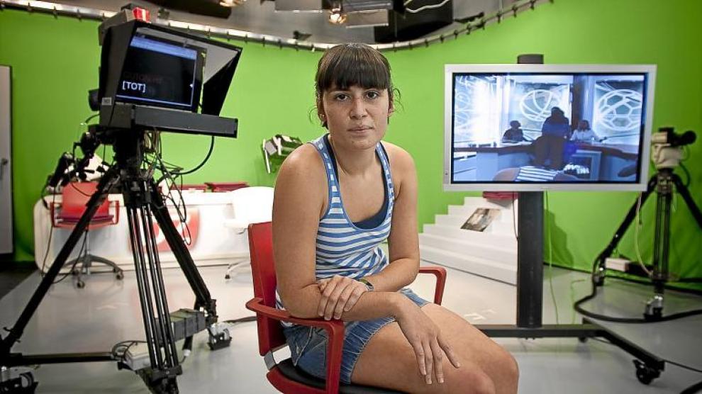 La periodista aragonesa Ana Sirvent, en el plató de ZTV.