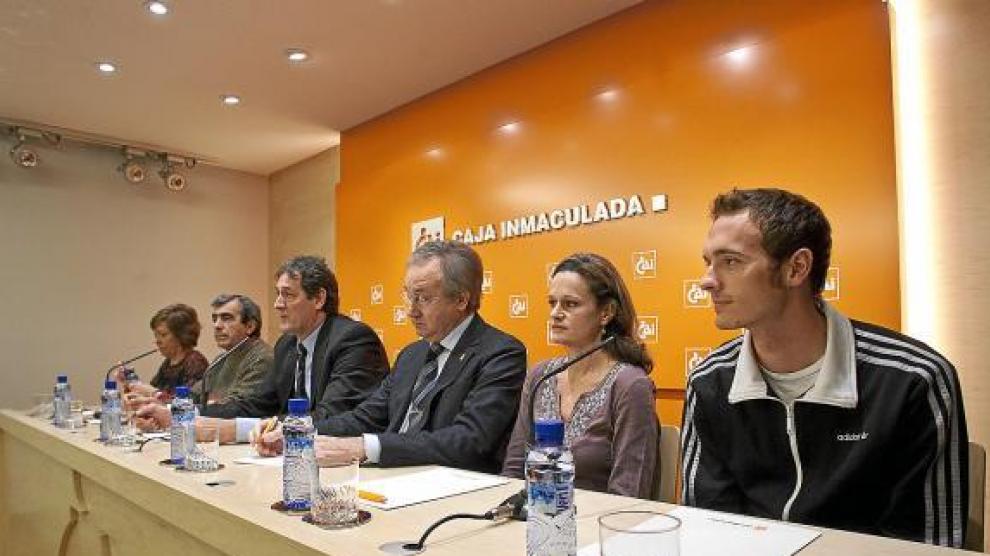 Abadía (derecha), Ochoa, Garriga, Arcega, Villalba y Lahera presentaron ayer la San Silvestre.