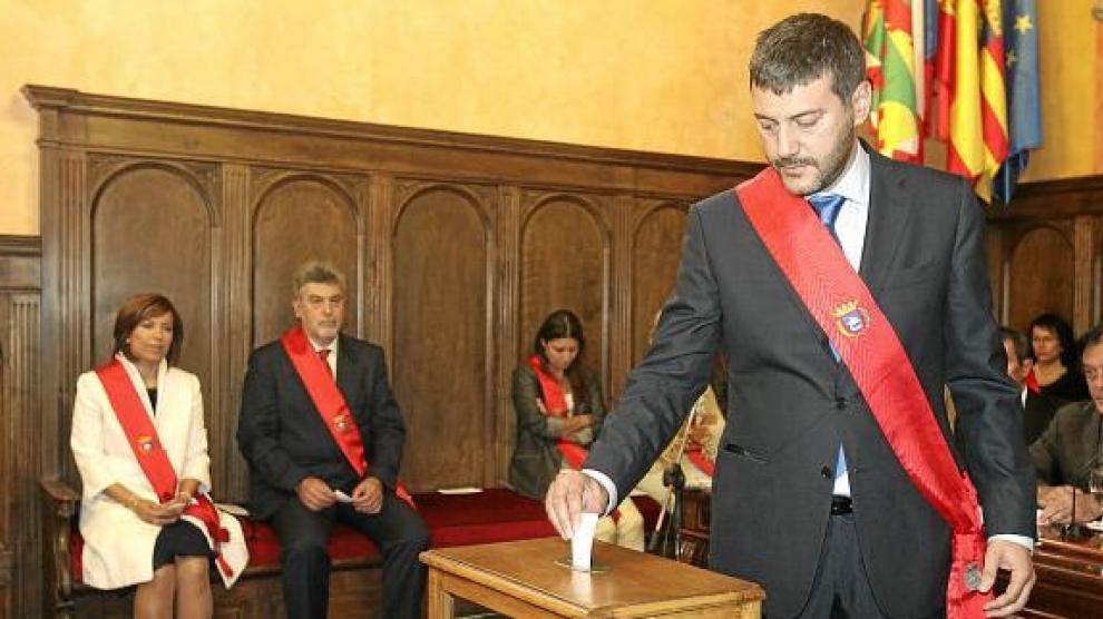 Gerardo Oliván -en la foto, en la sesión de investidura- será la mano derecha de Alós.