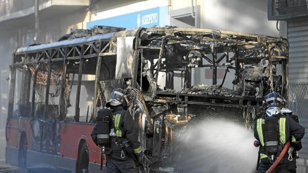Unos 10 autobuses urbanos se quedan tirados a diario en Zaragoza