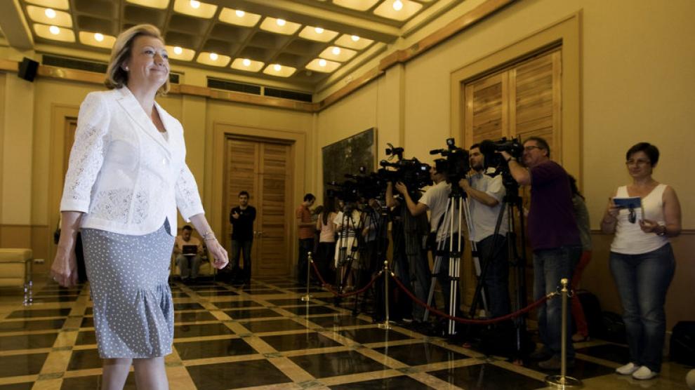La presidenta de Aragón, Luisa Fernanda Rudi, abandona la Sala de Columnas del Gobierno de Aragón