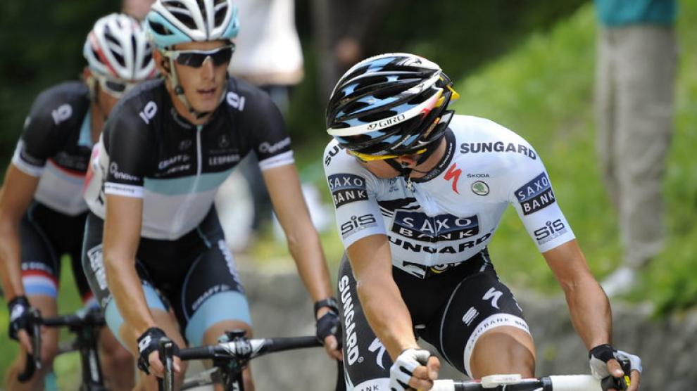 Contador vigila Schlech durante la etapa de este viernes en el Tour.