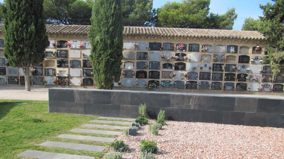 El jardín de cenizas del cementerio de Torrero.