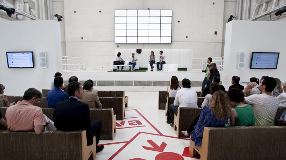 Foto de arvhico de una charla para emprendedores en Zaragoza Activa