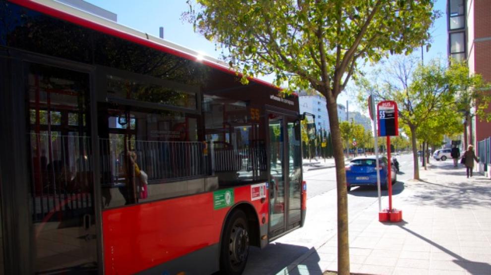 Autobús en la calle Sombrero de Copa
