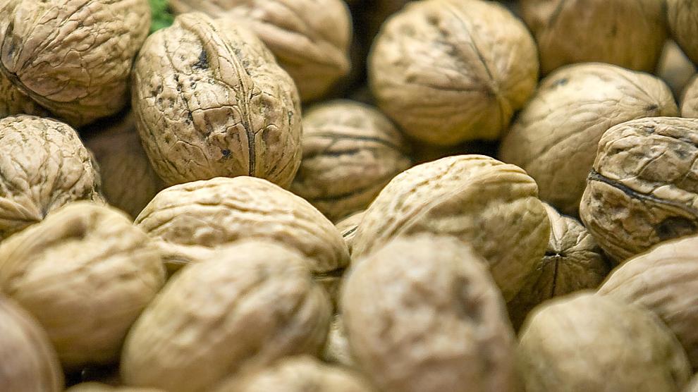 Las nueces son uno de los frutos secos más recomendados por los nutricionistas, en cantidad moderada